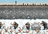 Cartoon: KOPFKISSENSCHLACHT (small) by marian kamensky tagged kopfkissenschlacht,weihnachten,konsum,konjuktur