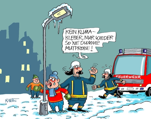 Cartoon: Mutprobe (medium) by RABE tagged kälte,winter,frost,eis,schnee,wetter,wetterbericht,eisglätte,dauerfrost,cartoon,karikatur,rabe,ralf,böhme,tageszeichnung,farbcartoon,pressezeichnung,feuerwehr,kind,eisen,metall,zunge,klima,klimakleber,kälte,winter,frost,eis,schnee,wetter,wetterbericht,eisglätte,dauerfrost,cartoon,karikatur,rabe,ralf,böhme,tageszeichnung,farbcartoon,pressezeichnung,feuerwehr,kind,eisen,metall,zunge,klima,klimakleber