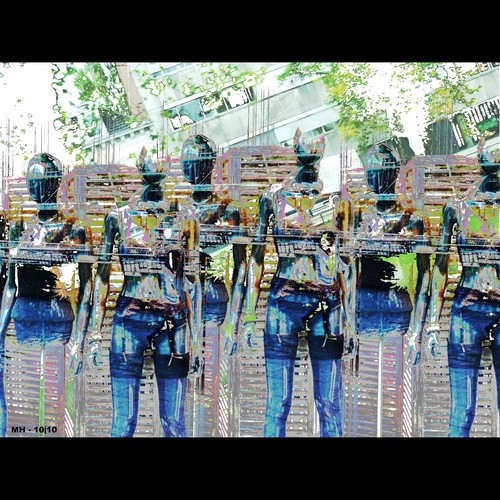 Cartoon: MH - The Android Warriors (medium) by MoArt Rotterdam tagged krijger,warrior,androide,android,robot,ladyrobot,female,fembot,gevaarlijk,dangerous