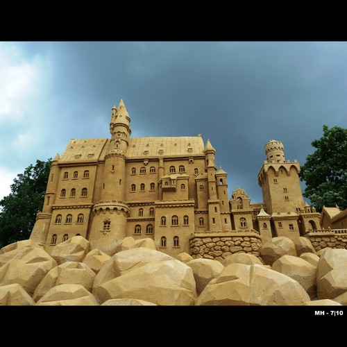 Cartoon: MH - The Castle (medium) by MoArt Rotterdam tagged castle,kasteel,zuidlimburg,sandsculpture,sand,zandsculptuur,zandsculpturenfestival2010,kasteelhoensbroek,hoensbroek,zandsculpturenhoensbroek