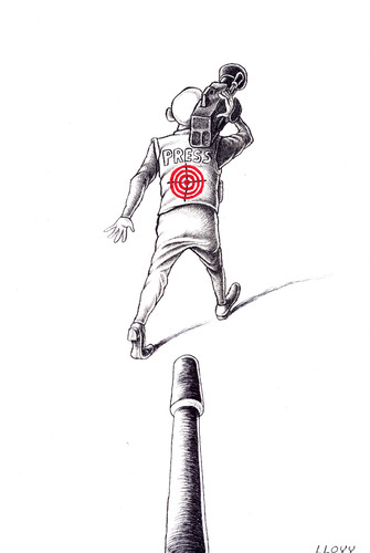 Cartoon: Objetivo peligrosamente armado (medium) by lloyy tagged politics,politica,prensa,libertad,expresion